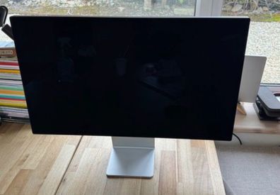 Apple Studio Display 27" 5K with Standard Glass Tilt Adjustable Stand