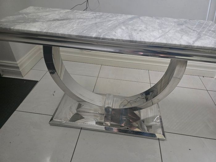 Hall table