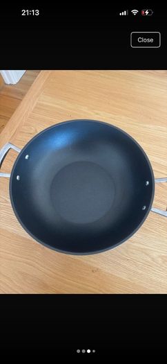 Le Creuset Wok