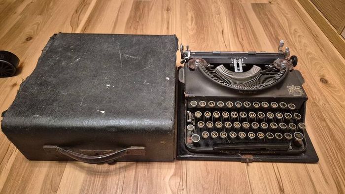 Imperial "The Good Companion" Typewriter