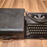 Imperial "The Good Companion" Typewriter Image 2
