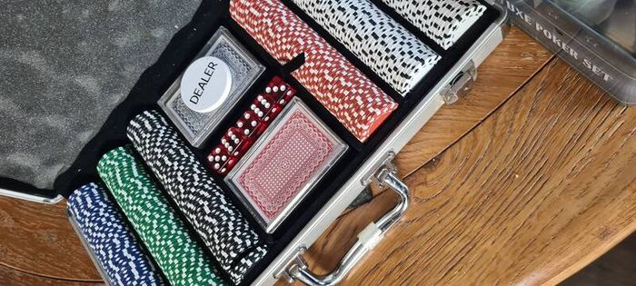 poker chip set