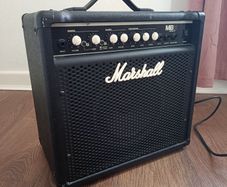 Marshall MB15 Bass Amp