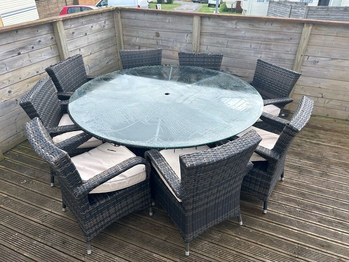 8 seater table and chairs