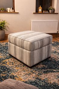 foot pouffe