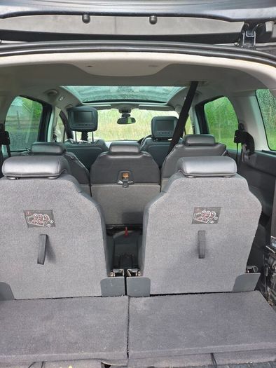 Peugeot 5008 2016 excellent family car