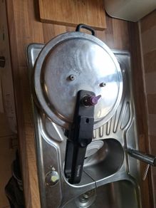 pressure cooker