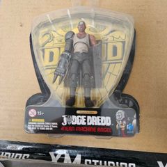 Hiya Toys 1/18 scale Judge Dredd Mean Machine Angel fig