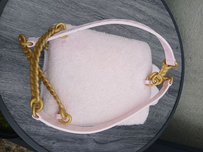 Fluffy Backpack from Na! Na! Na!
