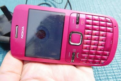 Nokia C3-00 (RM-614) Pink  Vodafone 2.4" 55MB 2MP 2G