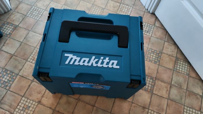 Makita HS7611J/2 240V 190mm Circular Saw with case