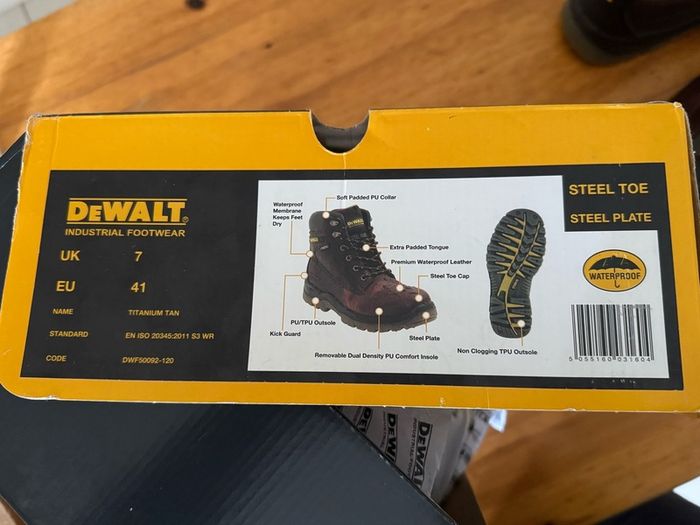 NEW DeWALT Titanium S3 Waterproof Safety Boots UK 7