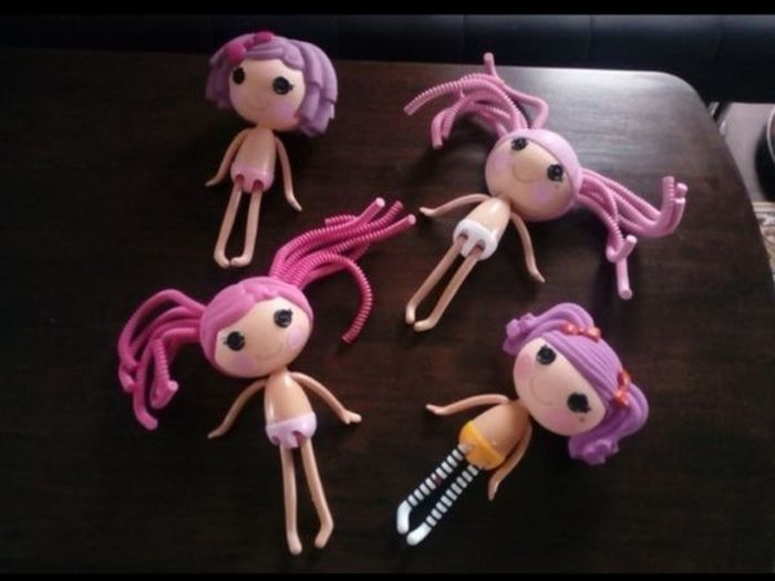 4 Dolls