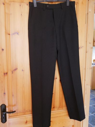 Men's Black trousers.W32'' L33''. 100% Polyester