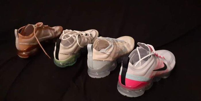 Nike Air VaporMax 2019 Rose Gold (Women's) UK-7.5/EUR-42 AR6632-601 Rose Gold/Moon Particle-Summit White-2019