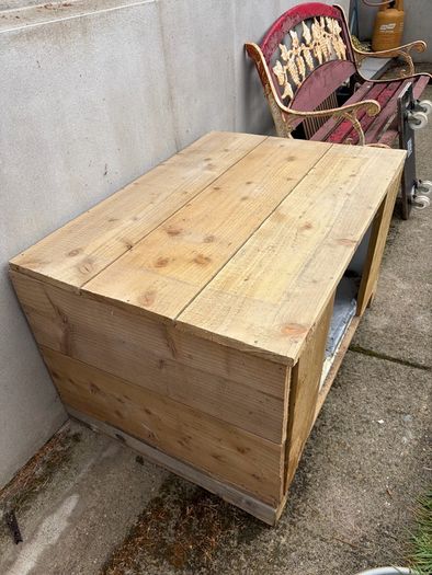 dog kennel
