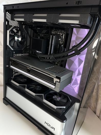 High End Gaming PC | RX 9070 XT 16gb / Ryzen 9800x3d / DDR5