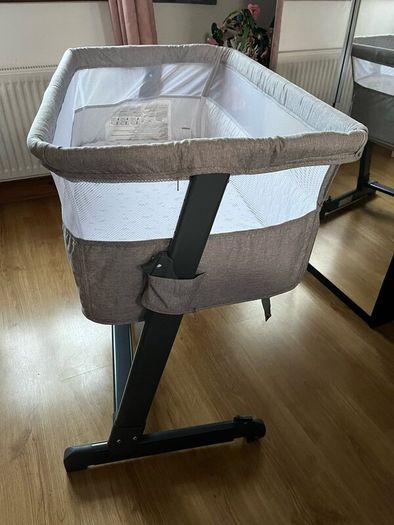 baby cot
