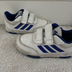 Adidas boys runners size 9UK