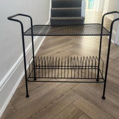 Urban outfitters vinyl storage stand