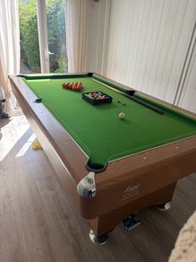 Lyric oak Pool table