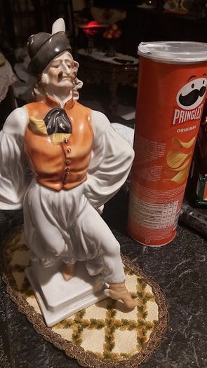 Gorgeous antique HEREND statue