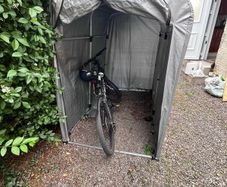 Garden storage for 2 bikes