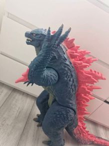 Extra large godzilla