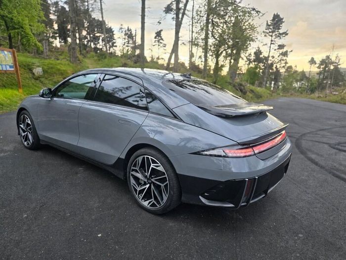 Hyundai IONIQ 6 Premium 2024 - VRT is 0 Euros