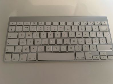 Apple Magic Keyboard Bluetooth Version.