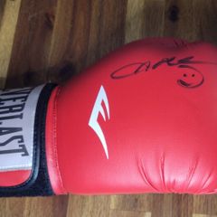 Sugar Ray Leonard Signed Everlast Boxing Glove (Exclusive Memorabilia COA)