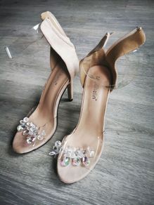 High heeled shoes size 40