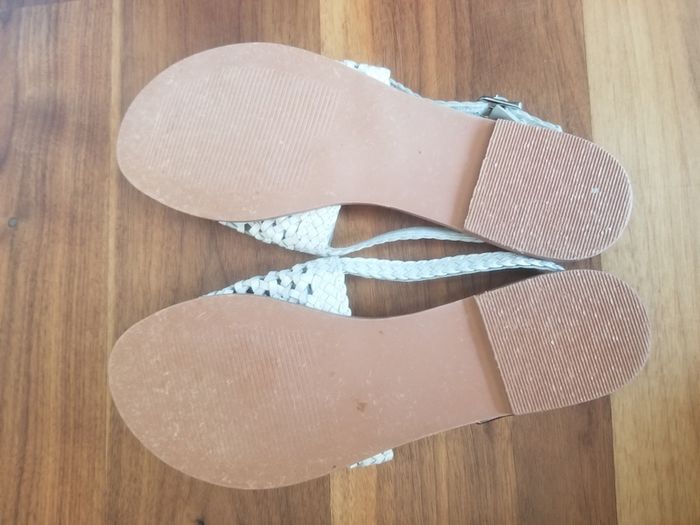 Flat leather sandals, size 9/43