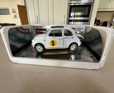 Fiat 500 Abarth Scale 1/16 new Burago