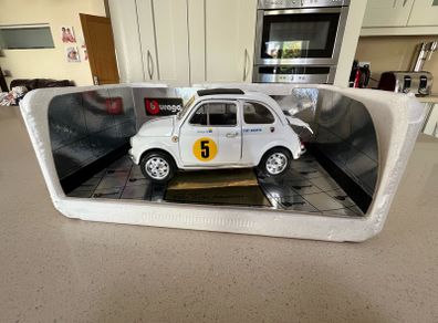 Fiat 500 Abarth Scale 1/16 new Burago