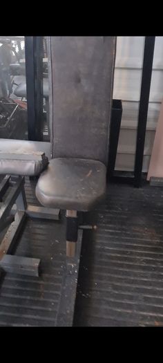 Pec Deck Machine