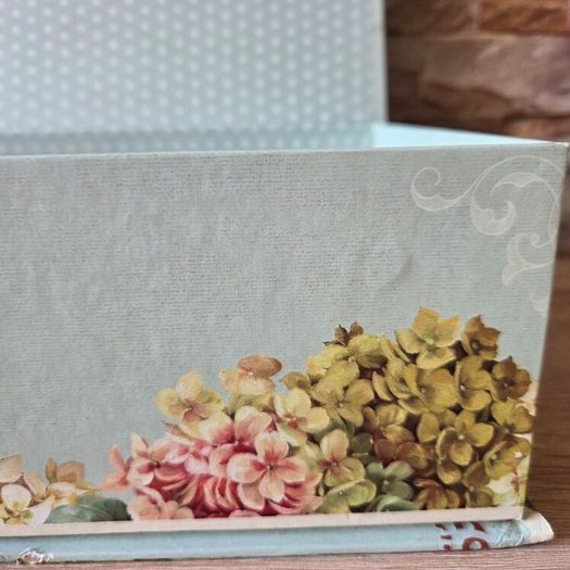 Vintage-Style Botanical Keepsake Box