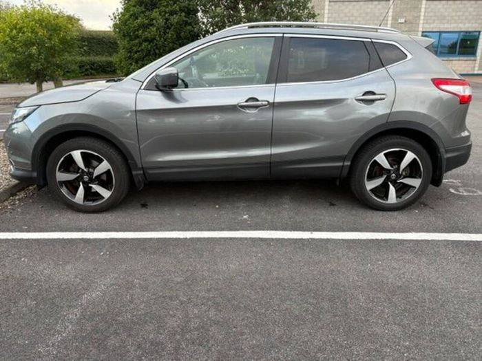 Nissan Qashqai 1.2 SV CVT Premium  Automatic 2017