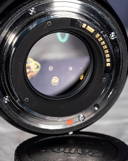 Sigma EF 85mm f1.4 DG Art