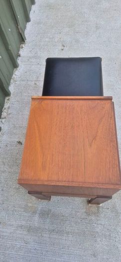Chippy Heath Table Seat