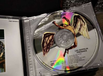Led Zeppelin ! Presence ! CD ! Digitally Remastered !