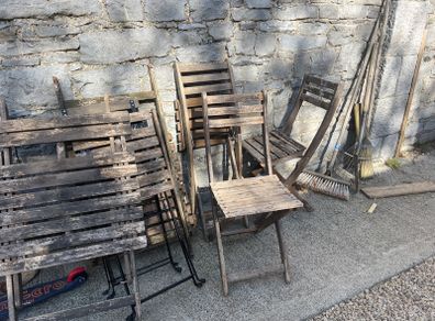 garden tables and chairs