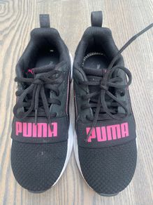 Puma trainers size4