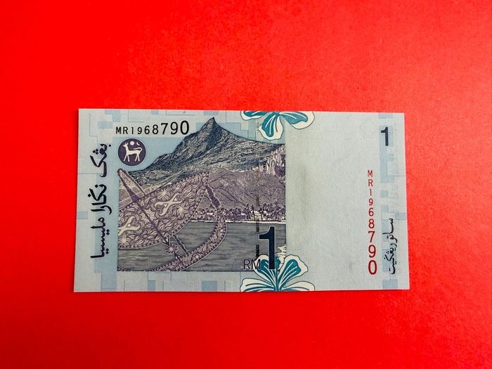 Malaysia  1 Ringgit. 2000. Pick. 39b ( Uncirculated).