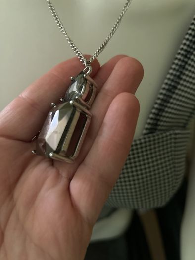 Sparkling pendant necklace in silver tone