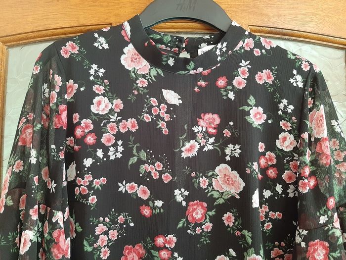 Beautiful Warehouse Blouse, As new