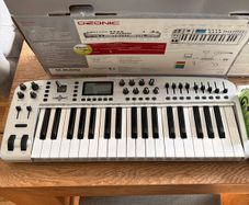 Maudio ozonic midi FireWire keyboard interface and controller