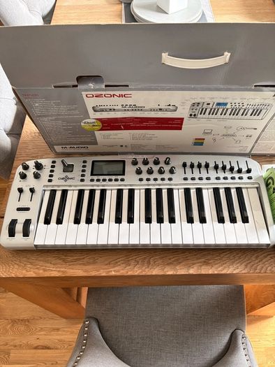 Maudio ozonic midi FireWire keyboard interface and controller