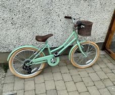 Martello Button girls bike