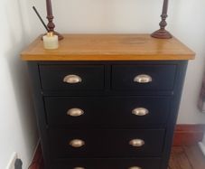 chest of drawers